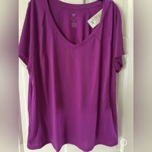 NWT- LIVI Active for Lane Bryant V-Neck Top